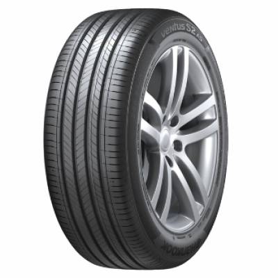 Image of a Hankook Ventus S2 As H462 tire, which can be found at Active Green + Ross in Toronto, ON